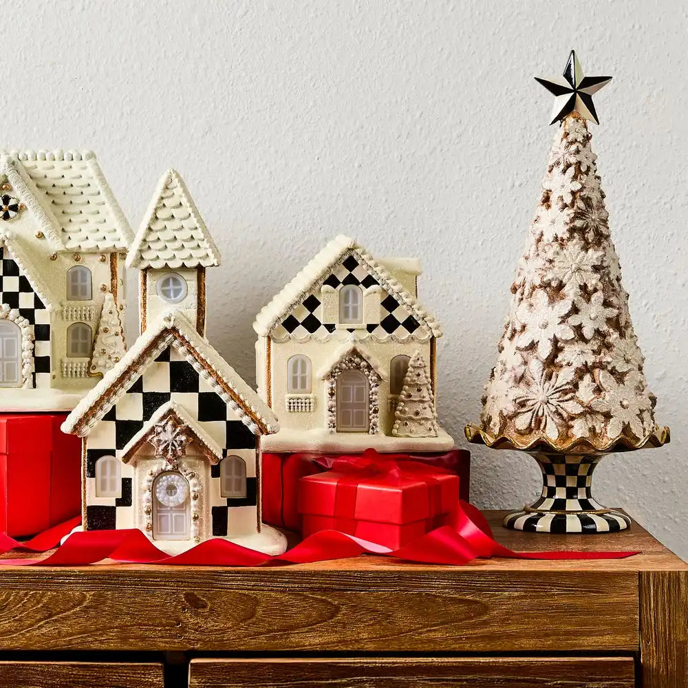 Gingerbread Illuminated Cottage
