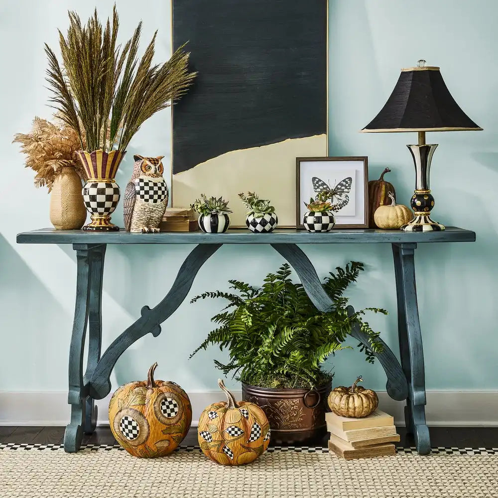 Courtly Stripe Vase Lamp