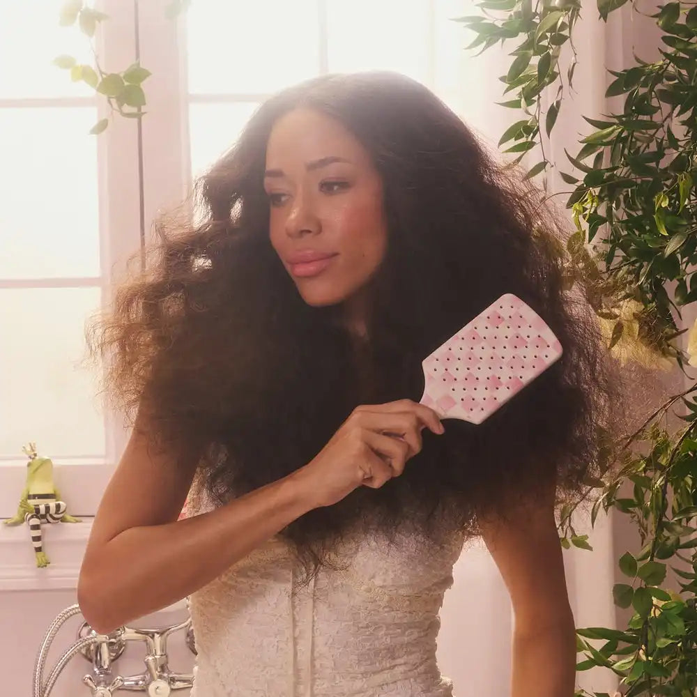 Wet Brush Rosy Check Paddle Brush Secondary image