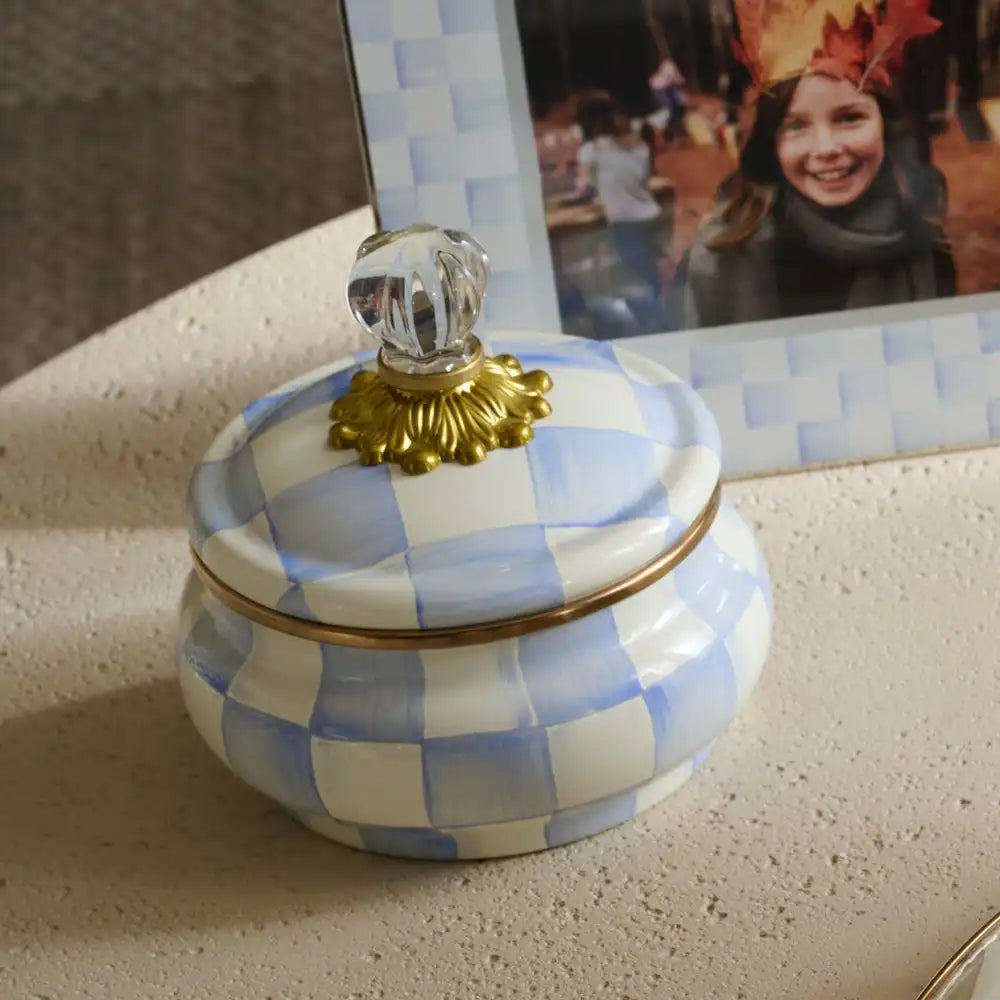 Sophisticheck Squashed Pot