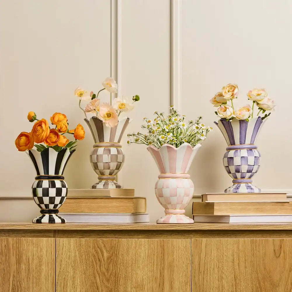 Courtly Check Small Great Vase Secondary image
