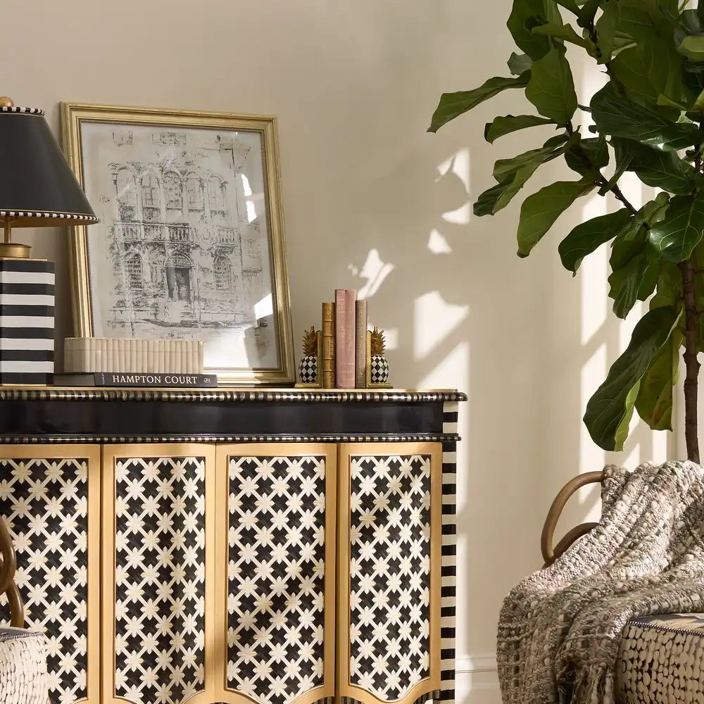 Pineapple Bookends Secondary image
