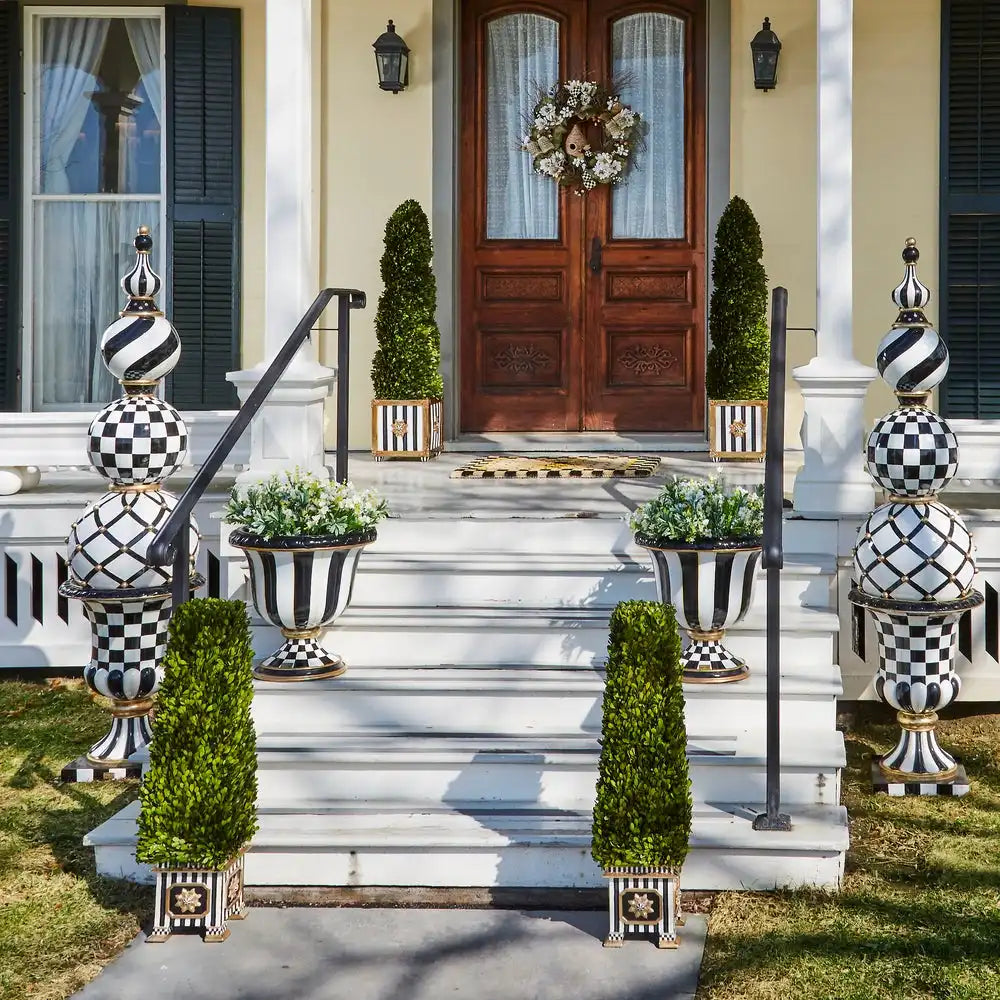 Courtly Stripe Urn
