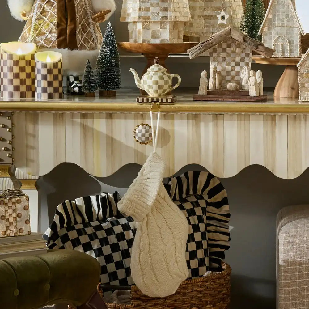 Courtly Check Teapot Stocking Holder