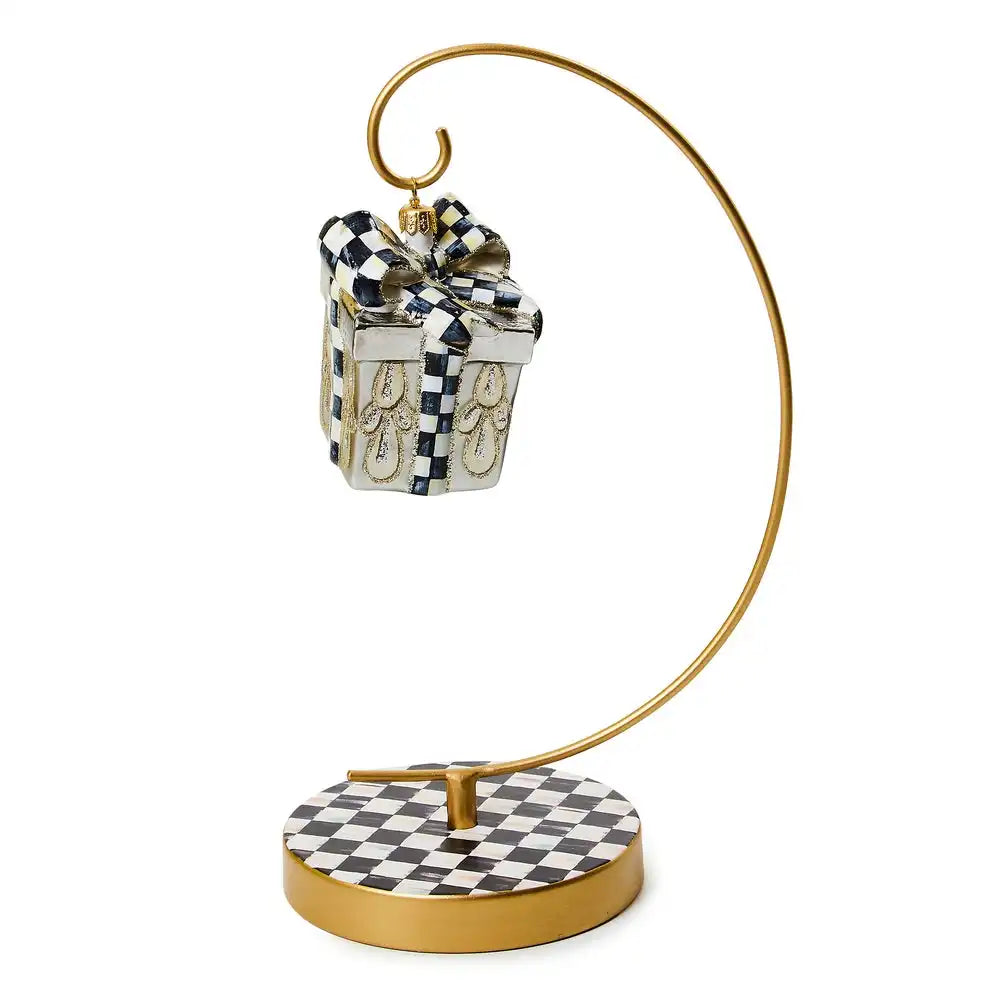 Classic Courtly Ornament Stand