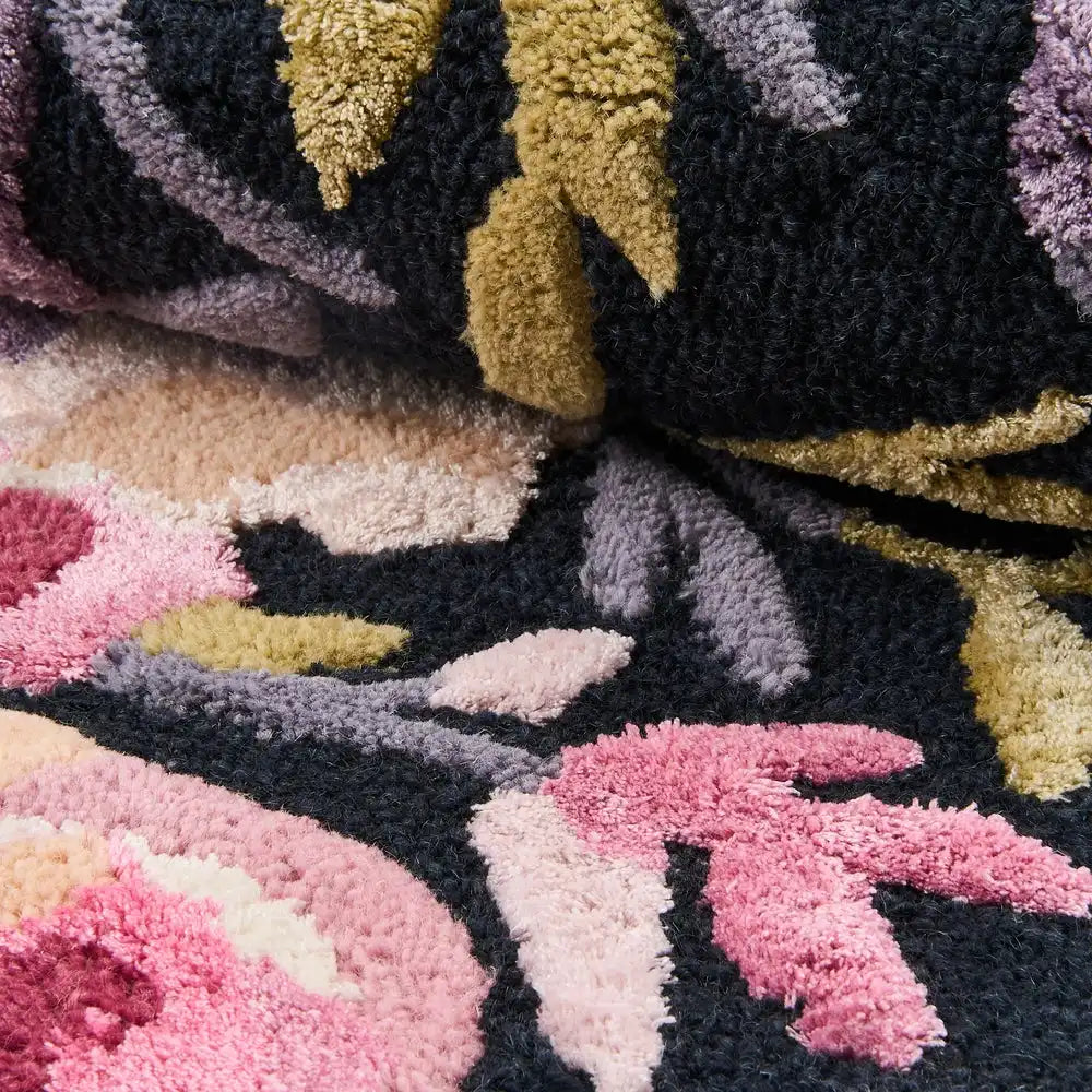 Violet Roses 5' x 8' Rug