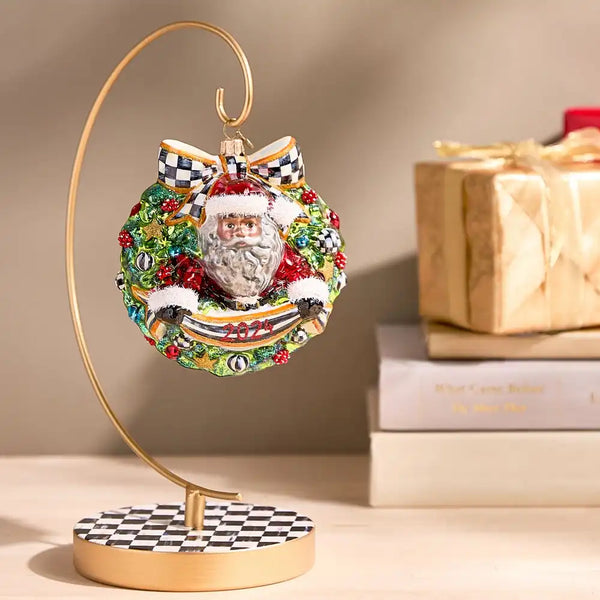 Classic Courtly Ornament Stand