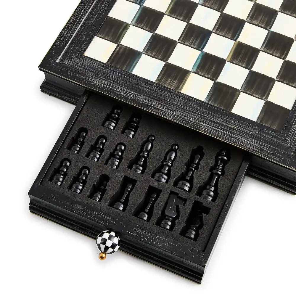 Courtly Check Chess Set