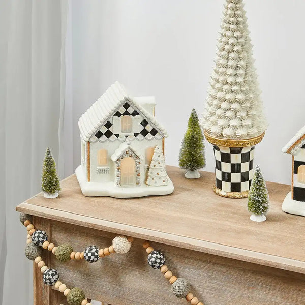 Gingerbread Illuminated Cottage