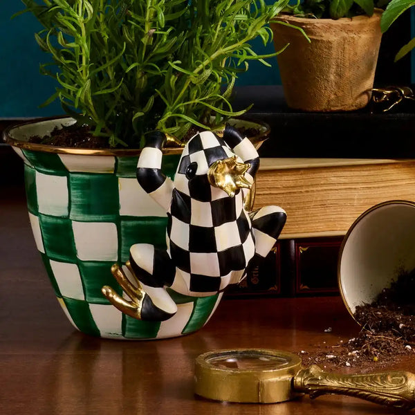 Mocha Check Squirrel Pot Climber