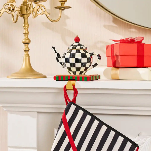 Courtly Check Teapot Stocking Holder