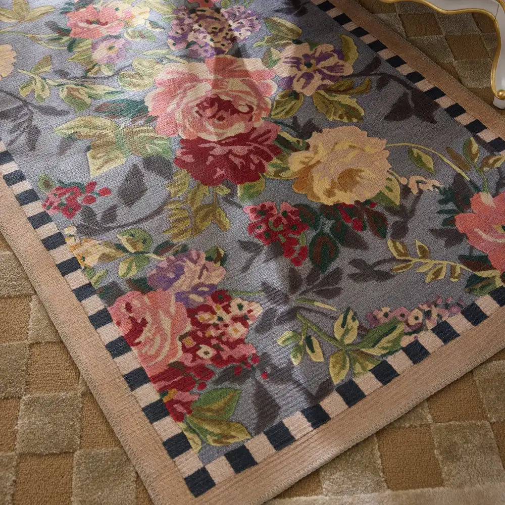Tudor Rose 3' x 5' Washable Rug Secondary image