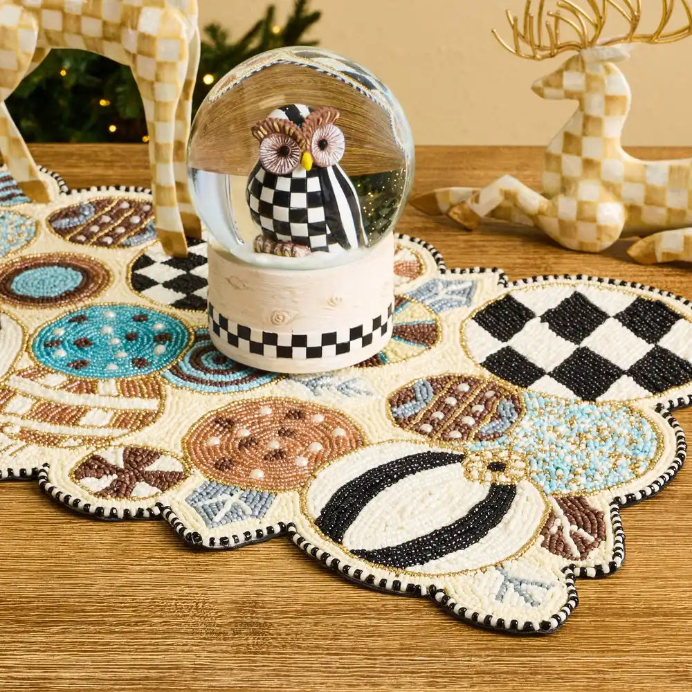 Natural Noel Jolly Ornaments Table Runner Secondary image