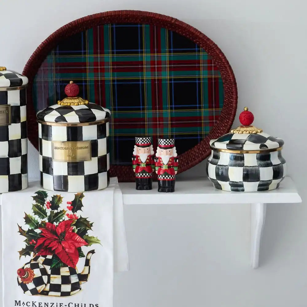 Classic Courtly Nutcracker Salt & Pepper Set Secondary image