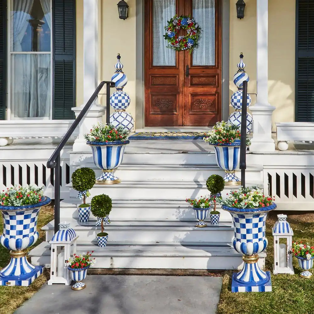 Courtly Stripe Urn