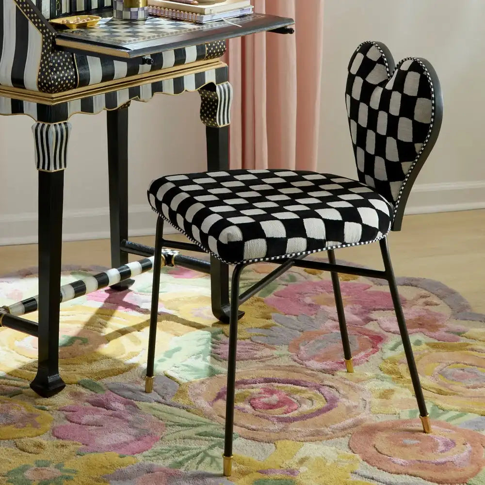 Queen of Hearts Chair Secondary image